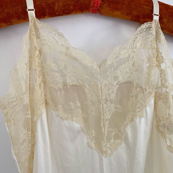 Vintage 60’s Wonder Maid Cream Nylon Slip - Picture 4 of 7